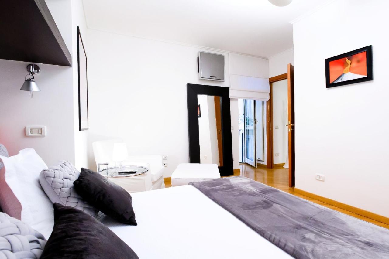 Nipare Suite - Dimore Partenopee Неаполь Экстерьер фото
